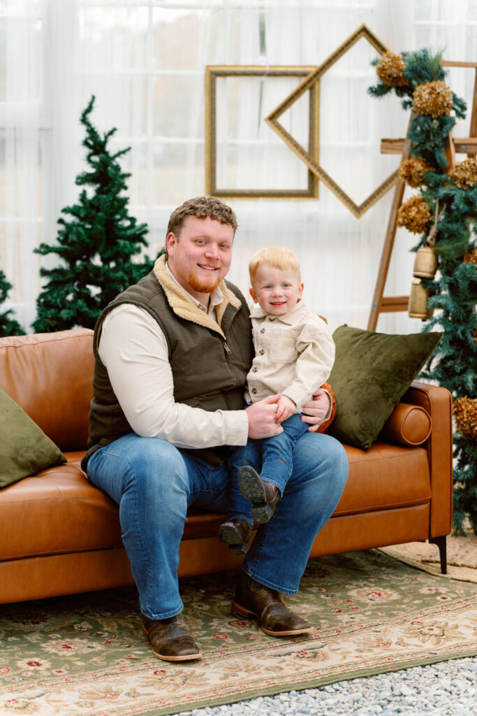 Cozy neutral outfit ideas for Christmas Mini Sessions Lawrenceville GA