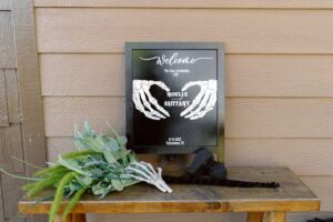 Moody fall bouquet with deep florals and candles | LGBTQ+ wedding inspiration Georgia