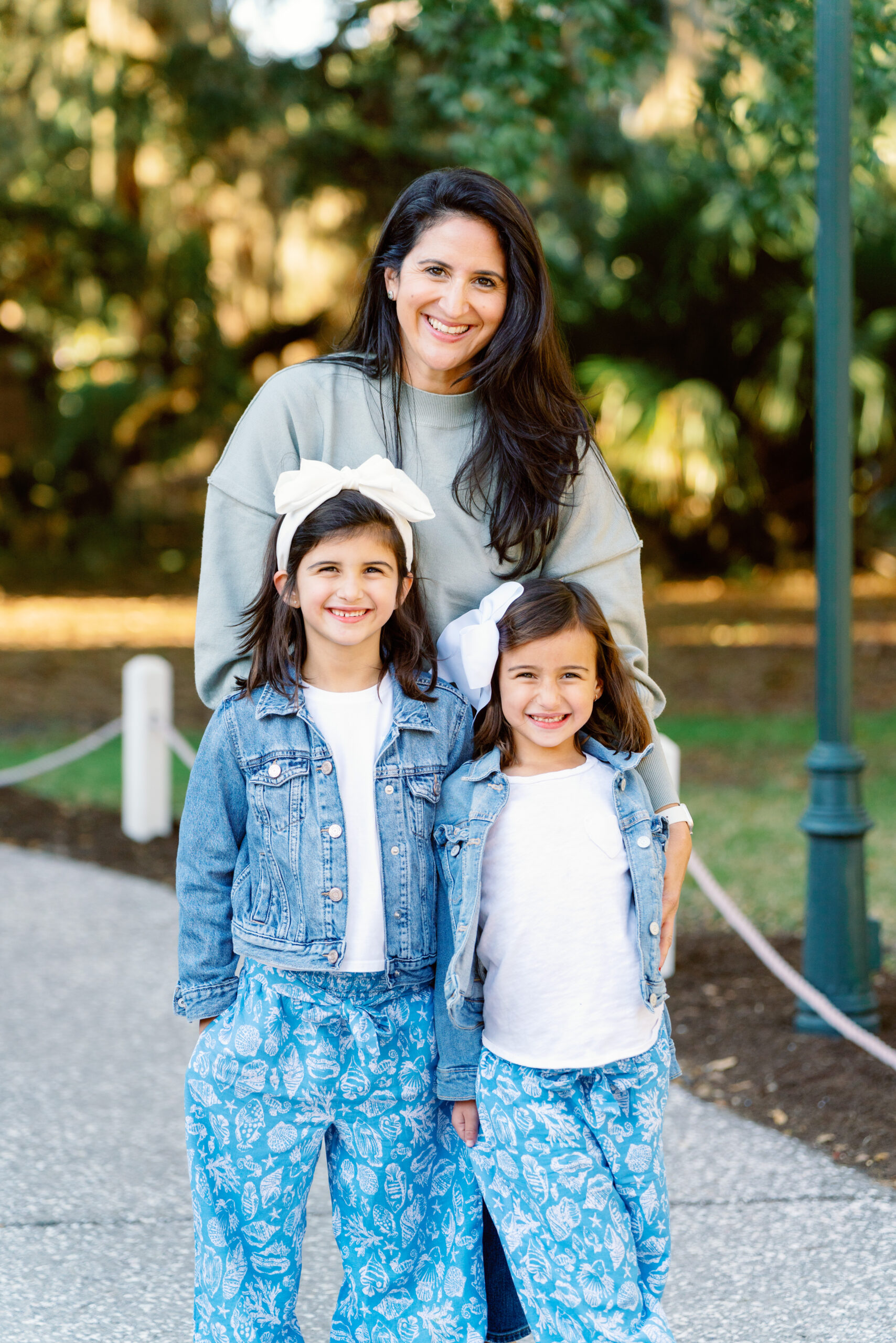 Jekyll Island family photographer capturing a multi generation family on vacation